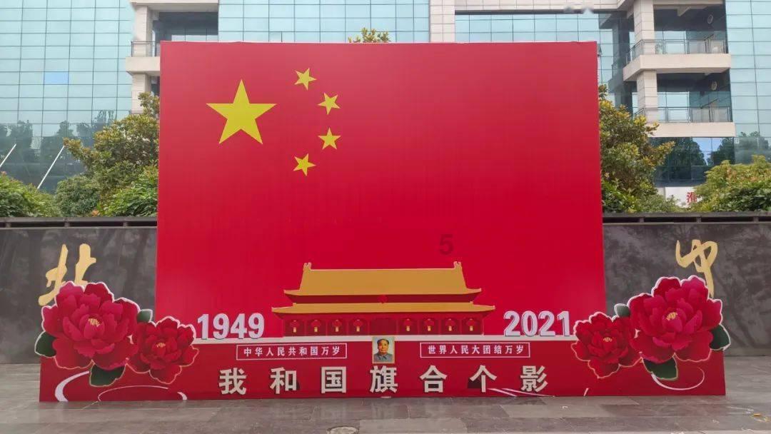 【地评线】东湖评论:流光溢彩铁花舞,别样烟火满人间